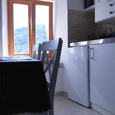 Heritage Apartments Kyra & Fox In Pitve, Hvar Bagian luar foto