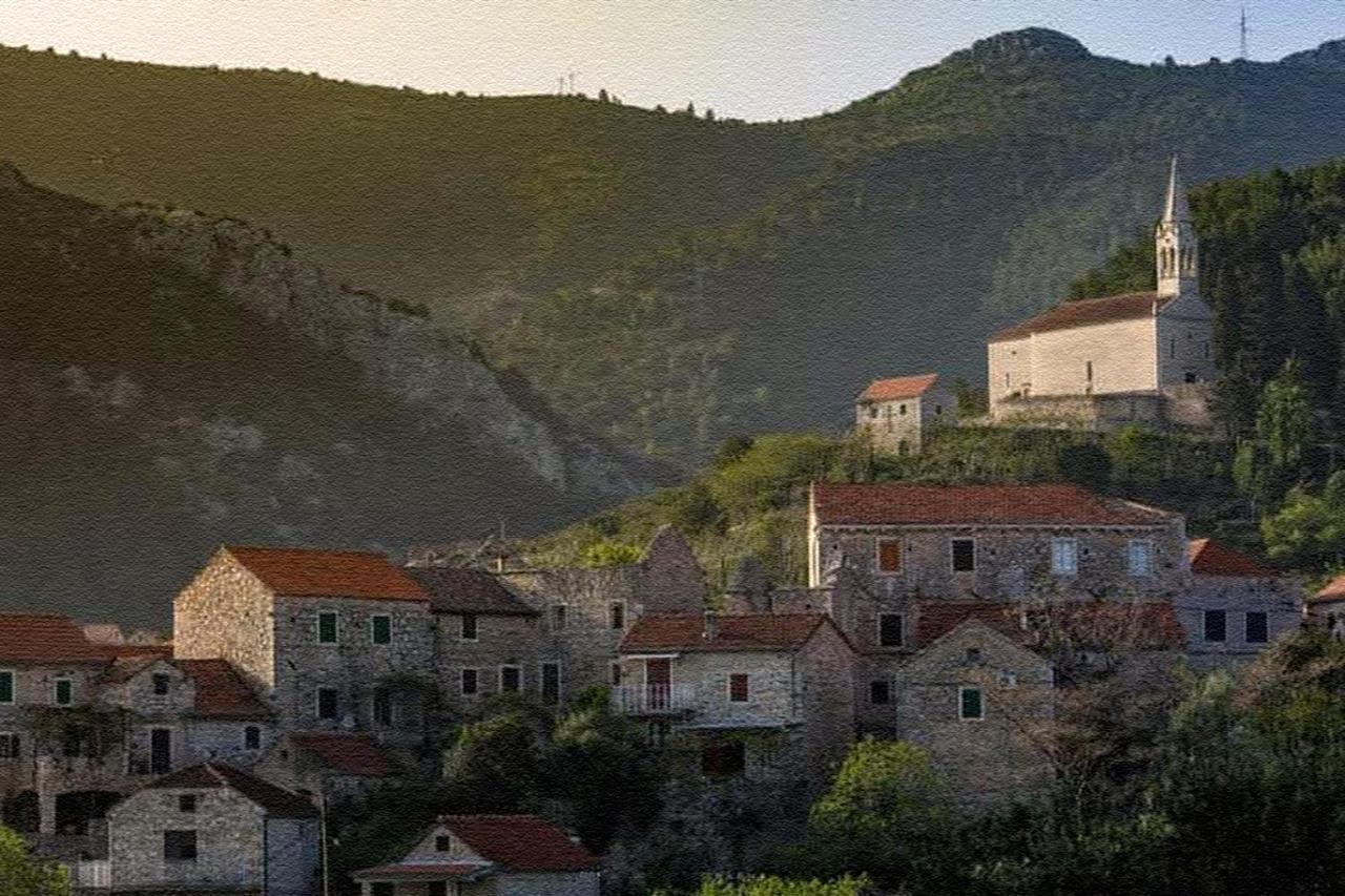Heritage Apartments Kyra & Fox In Pitve, Hvar Bagian luar foto