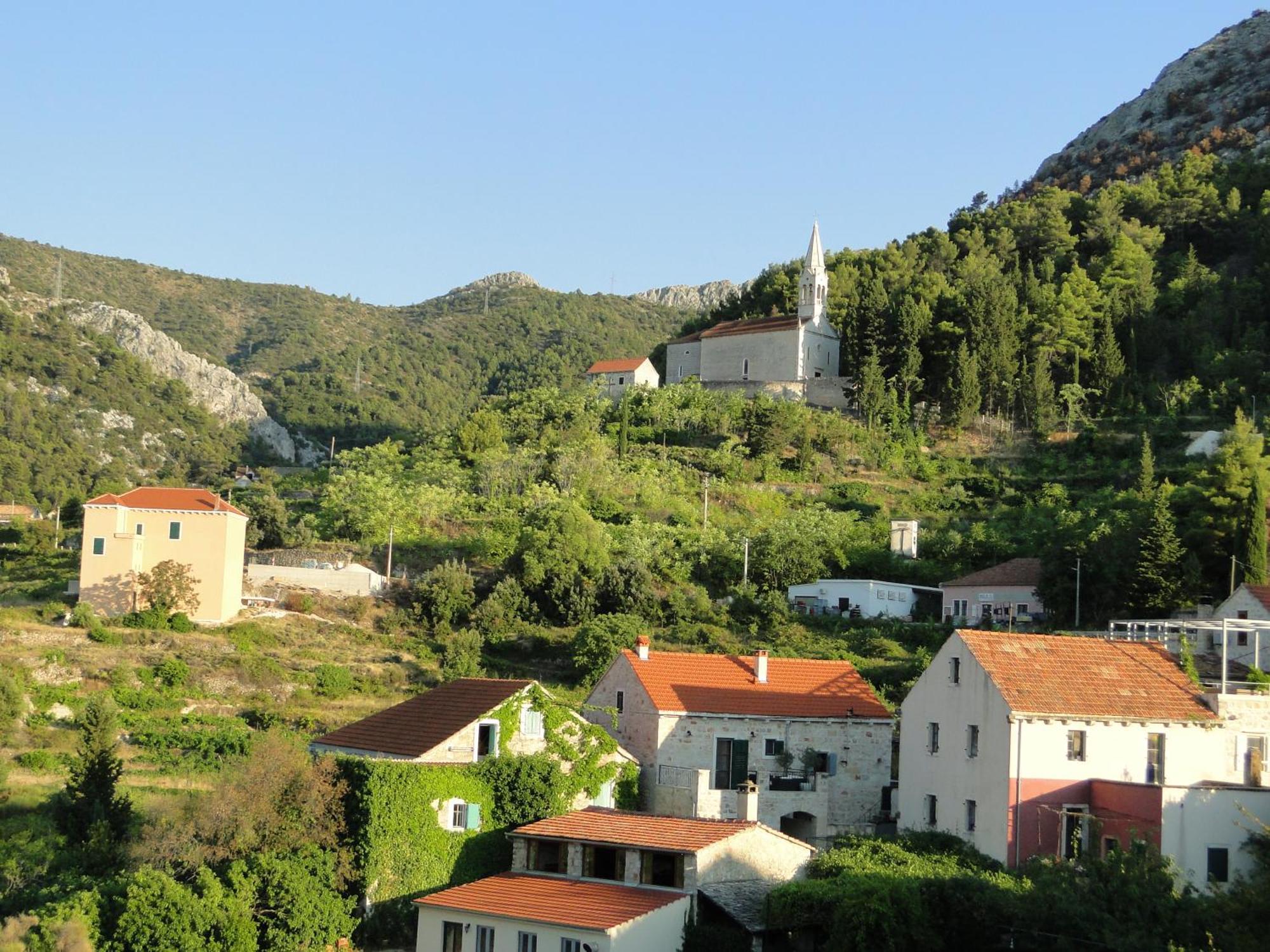Heritage Apartments Kyra & Fox In Pitve, Hvar Bagian luar foto