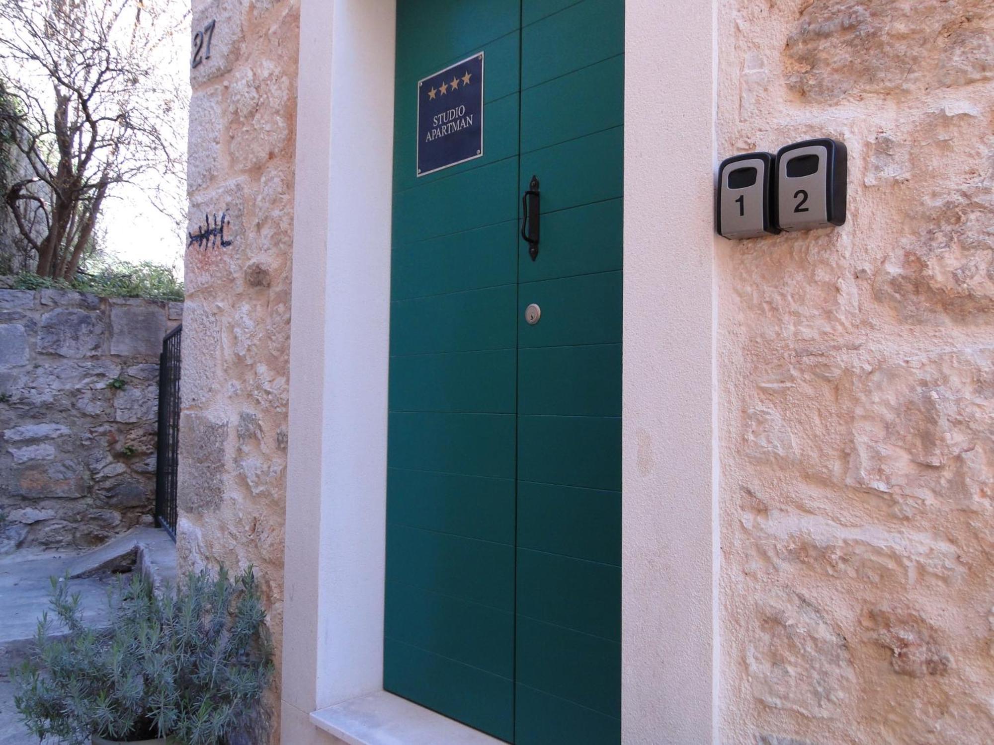 Heritage Apartments Kyra & Fox In Pitve, Hvar Bagian luar foto