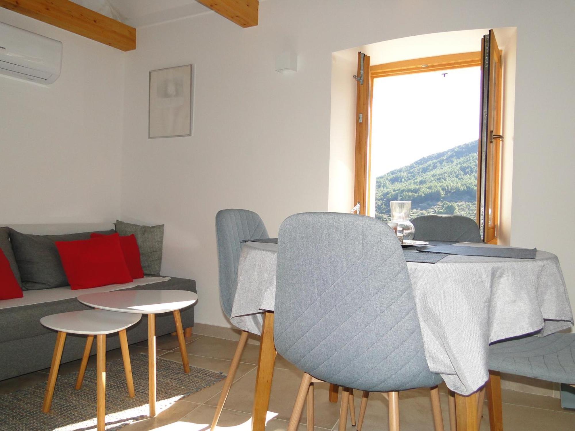 Heritage Apartments Kyra & Fox In Pitve, Hvar Bagian luar foto